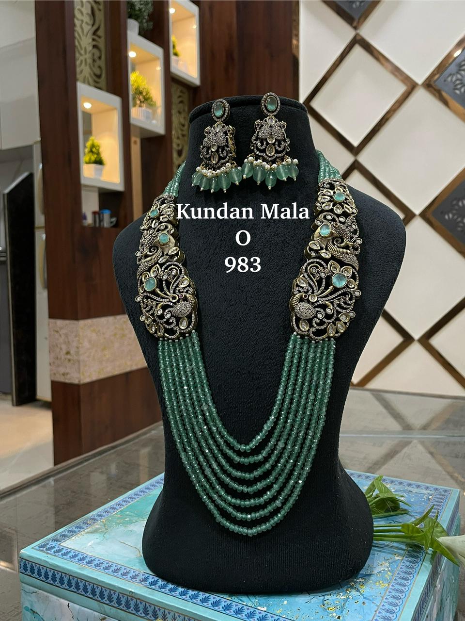 Emerald Noor – Antique Kundan Mala Set