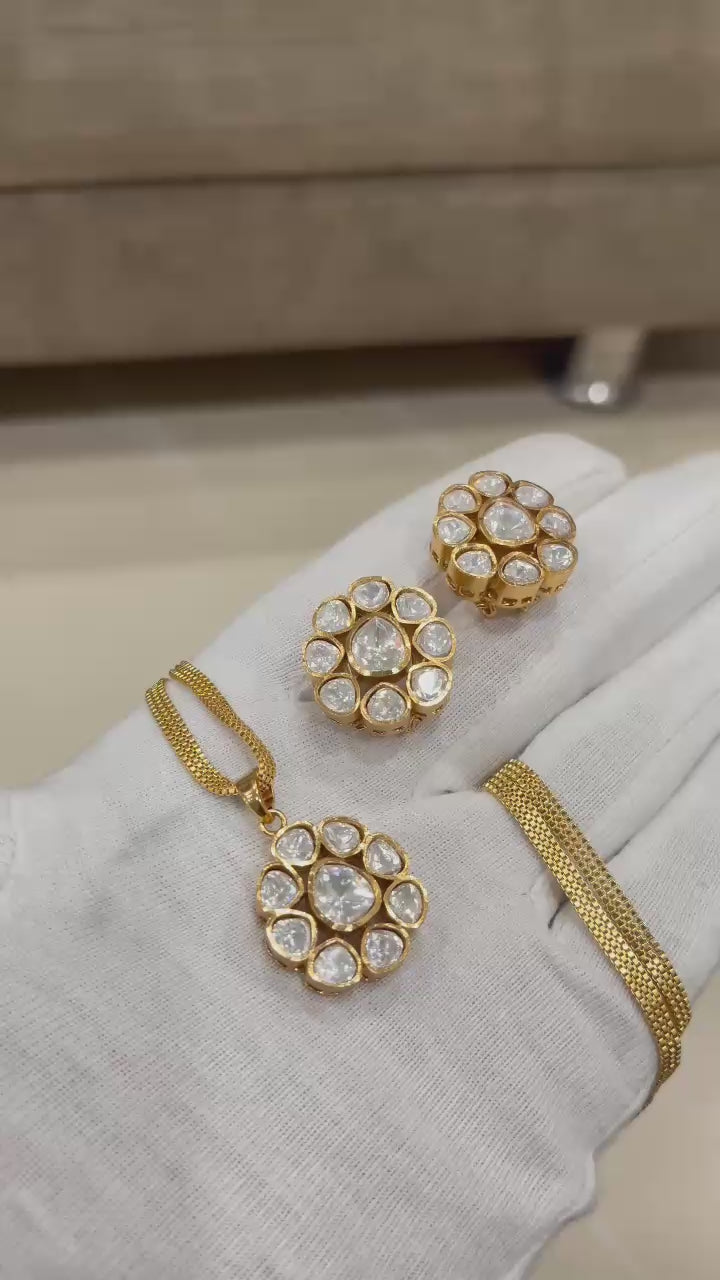 Beautiful polki Kundan pendant set with three layer chain24inch