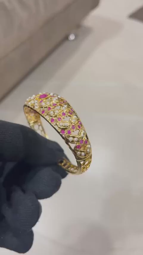 Shahi Noor – Jadau Openable Bracelet Available in many colours