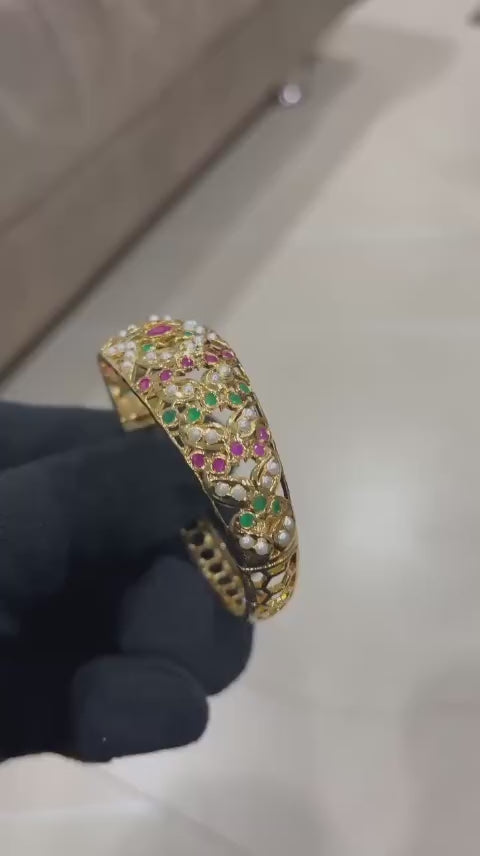 Shahi Noor – Jadau Openable Bracelet Available in many colours