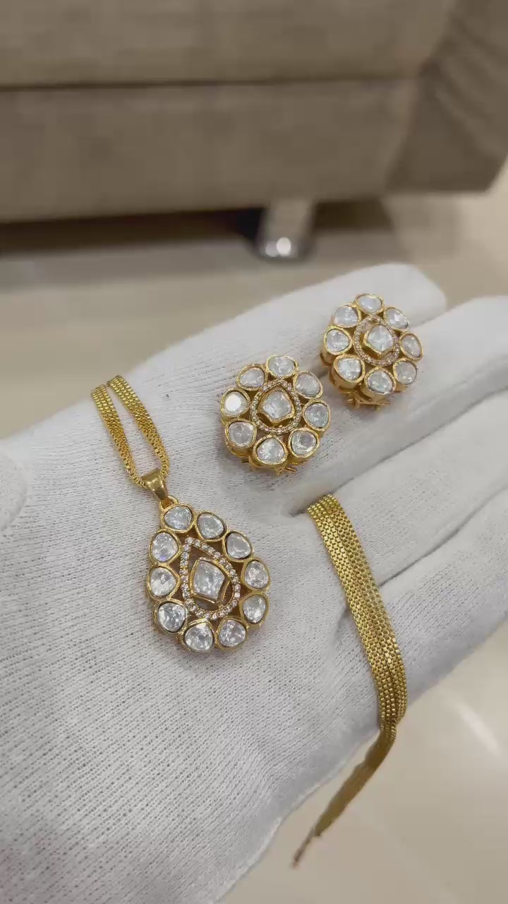 Beautiful polki Kundan pendant set with three layer chain24inch