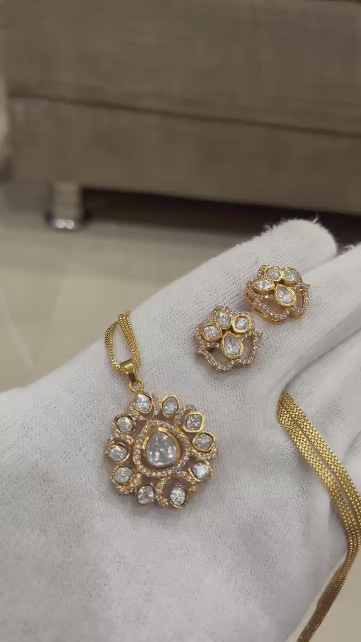Beautiful polki Kundan pendant set with three layer chain24inch